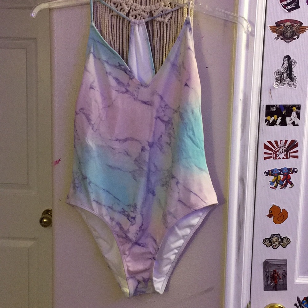 Marble-printed one piece swimsuit